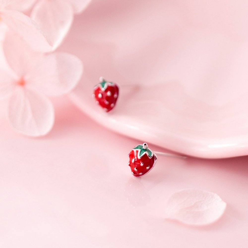 Strawberry Earrings - Picture 4 of 14